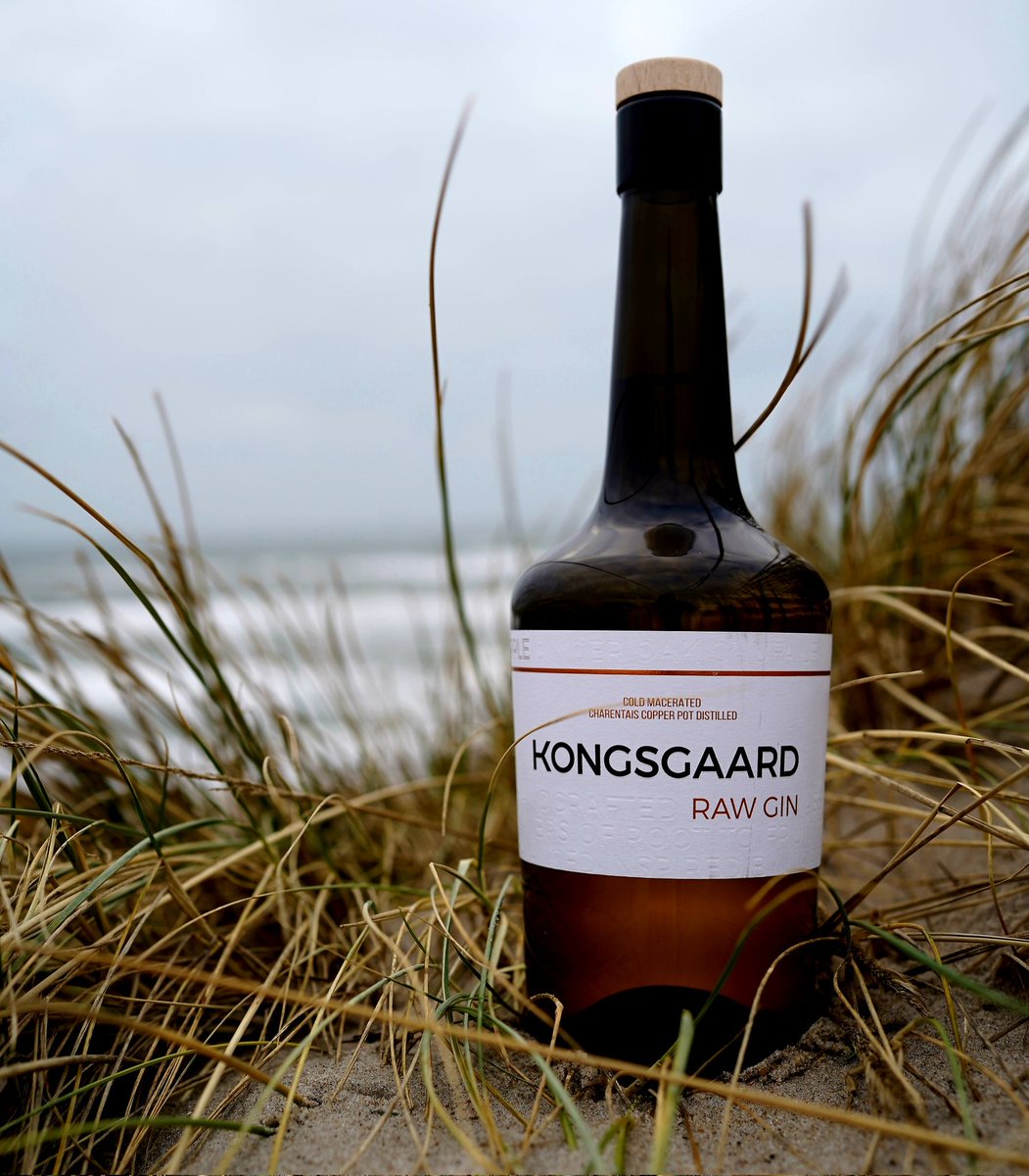 Apple orchards situated close to the Danish coastline, are massively impacted by the salty winds coming in from the sea. It doesn't come without its challenges, but the mineral enriched clay soil and a longer ripening season are SOOO worth it.
#howyoulikethemapples