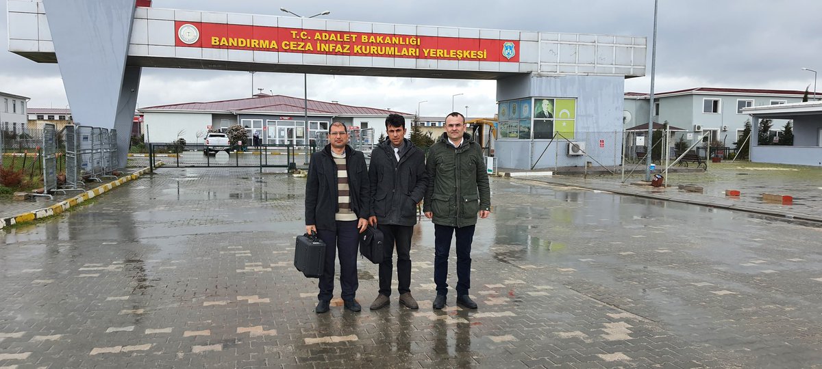 #adrestenüfushizmeti projesi kapsamında kaldığımız yerden devam ediyoruz. İlçemiz cezaevinde bulanan 18 tutuklu/hükümlünün kimlik kartı başvuruları alınmıştır. #hayatinizinheraninda <a href="/hasansildak/">Hasan ŞILDAK</a> <a href="/sefikaygol/">Şefik AYGÖL</a> <a href="/MahmutKececi61/">🇹🇷Mahmut KEÇECİ🇹🇷</a> <a href="/Balikesir_nvi/">Balıkesir İl Nüfus ve Vatandaşlık Müdürlüğü</a> <a href="/engin_aksakal/">Engin Aksakal</a>