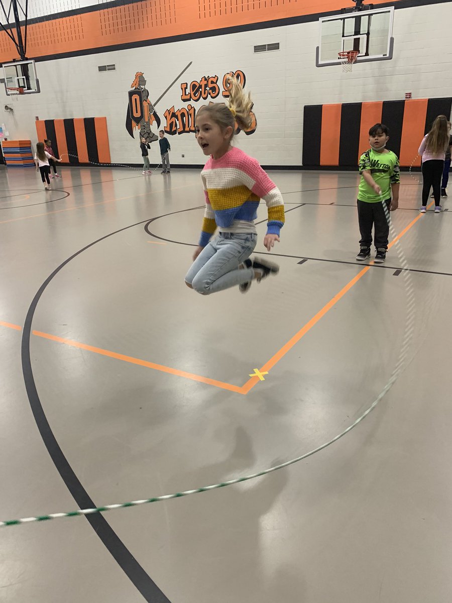 AmyKonoff's tweet photo. Day 3 of our Kids Heart Challenge! #otsegoknights #americahheartassociation #jumpropefun https://t.co/7fr1sKP5wj