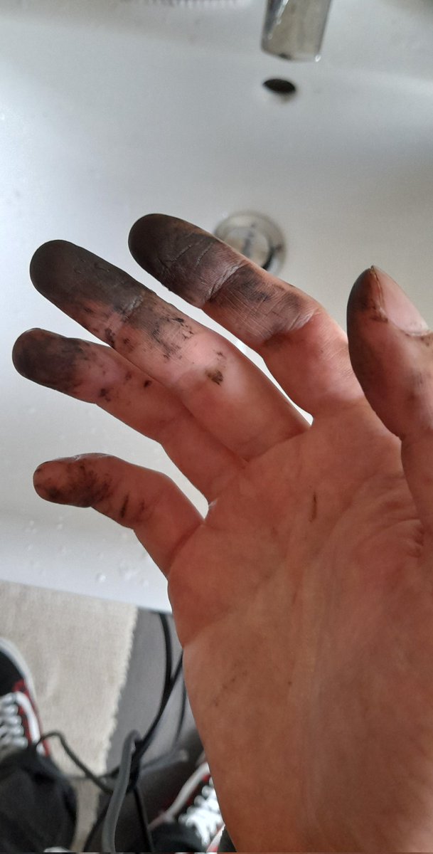 enthralledlife's tweet photo. my bicycle chain came off and now i look like tyler joseph in 2015 https://t.co/23ImIM10aH