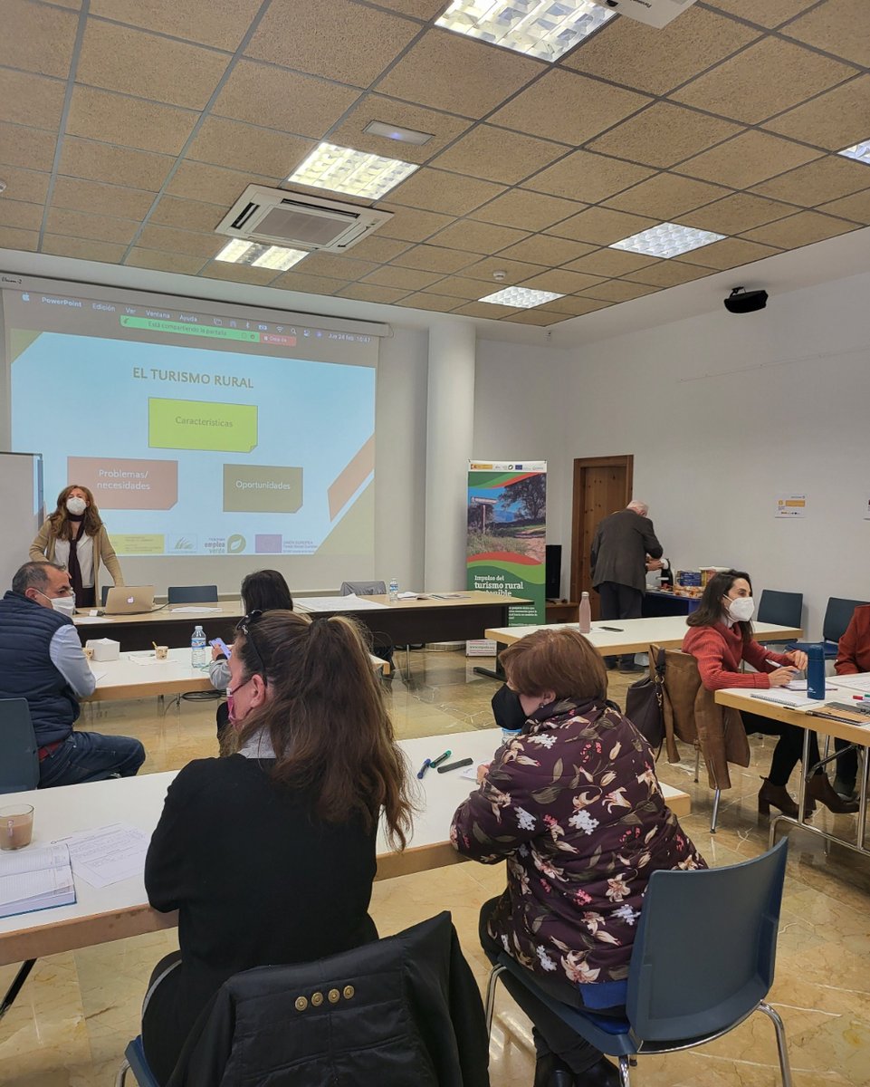 COPADE's tweet image. ¡Continuamos con la #formación! 📚
Tras Archena (Murcia), ayer, seguimos: El 3/3 estaremos en Beas de Granada. 🚗 

👉 Inscríbete: forms.gle/qZgZNcvY3d1Yjq…
👉 Más info: bit.ly/3vn7vHP
#ProgramaEmpleaverde

#turismoruralsostenible #españavaciada #despoblación #dinamización