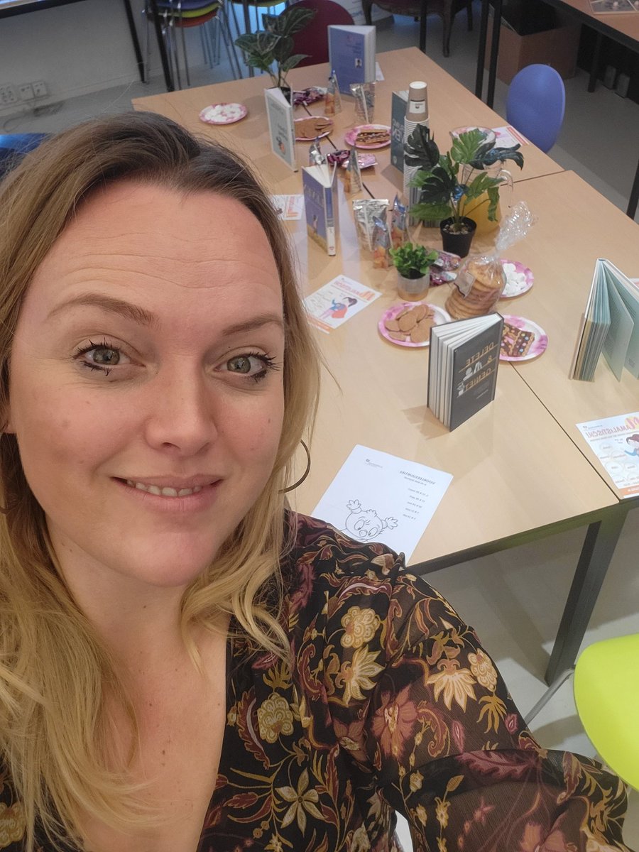 Vandaag kon je mij tegenkomen bij Bibliotheek Heyhoef. Daar organiseer ik iedere maand een bijeenkomst voor mama's 🥰 Deze maand stond zelfzorg op het programma. 11 maart ben ik er weer! Thema: voorjaarsschoonmaak! Opgeven kan via heyhoef@bibliotheekmb.nl Doen! Tot dan 😀