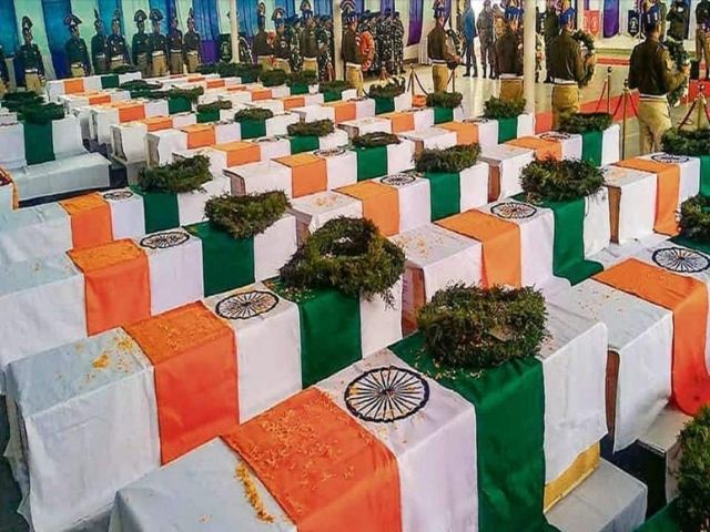 SayyedNoor111's tweet photo. @puspendra_hindu Pulawama ke 40 jawan shaheed hone par #ModiSarkarFail huee hai.... https://t.co/HnymFRMTn0