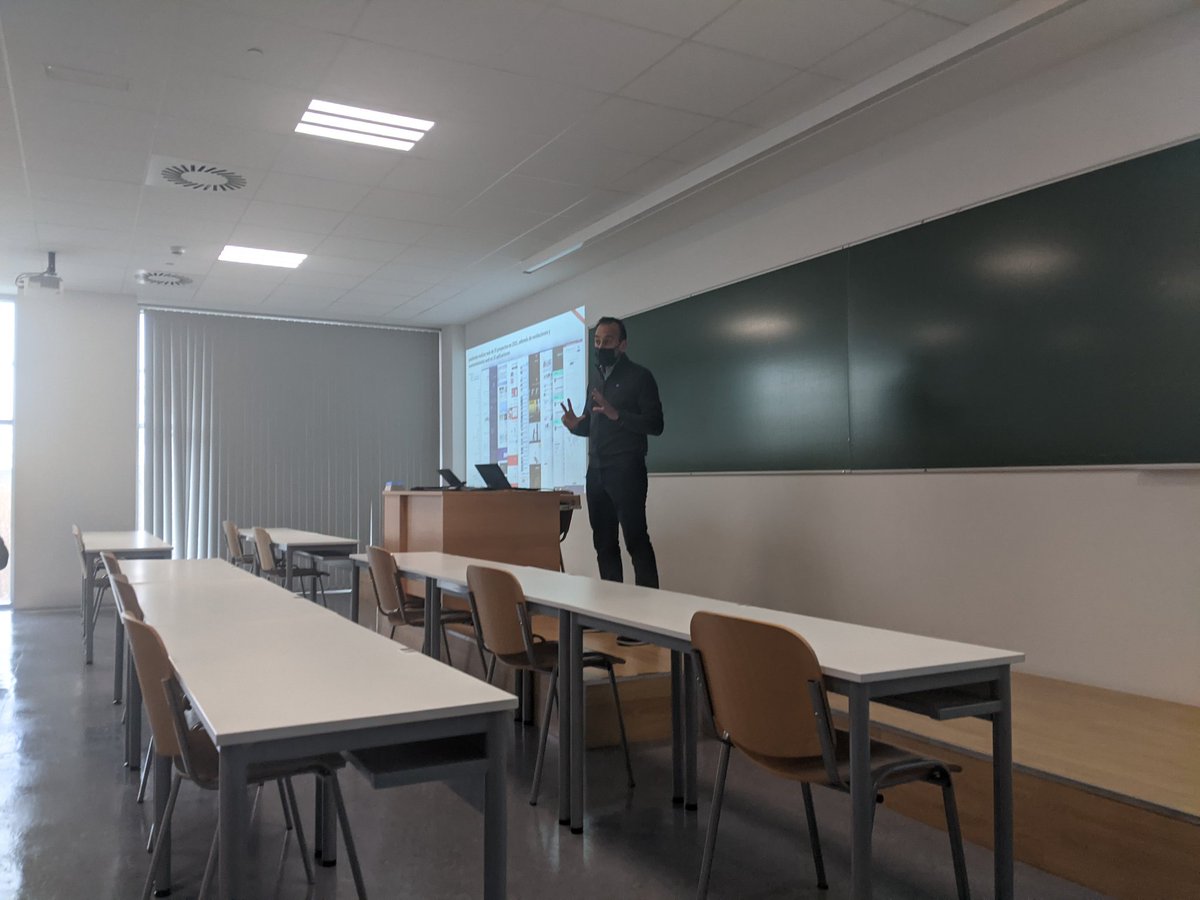 Hoy, nuestros compañeros <a href="/dggzlez/">David Gómez</a> y <a href="/sorayavay/">Soraya Vay</a> se han acercado a la <a href="/EiiUVa/">Eii_UVa</a> para dar a conocer a sus estudiantes como curramos en #brooktec