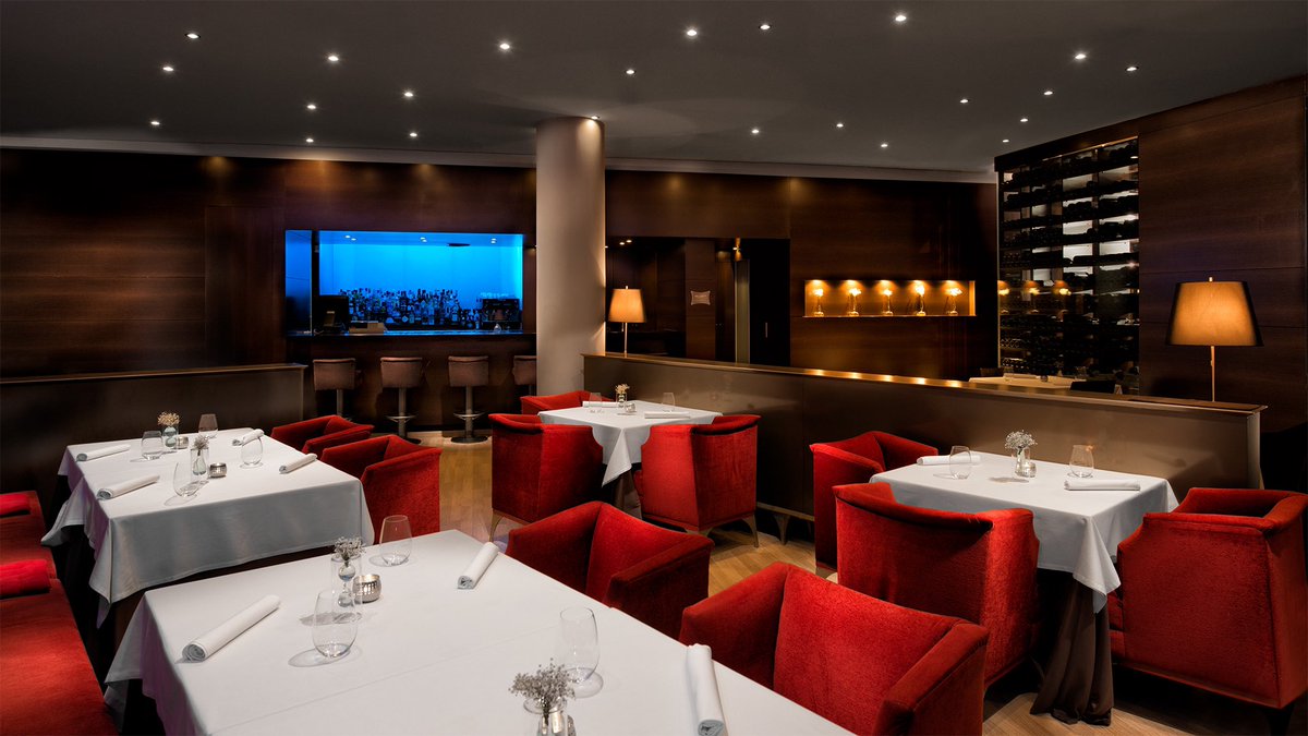 GURMEMalaga's tweet image. Otro #estrellaMichelin ‘malagueño’ entre los nominados a los #PremiosGURMÉMálaga: @MessinaRest. La excelencia de manos de Mauricio Gionvanini y Pía Ninci.

Votos en premiosgurmemalaga.es.