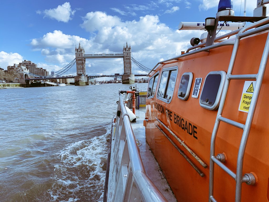 Different view for us. Training for the rear seat TFO's is complete and yes they passed 👍🙂. Team work with all our blue light family. 
Good tip to never stand to near the front of the boat #wetshoes <a href="/LondonFire/">London Fire Brigade</a>