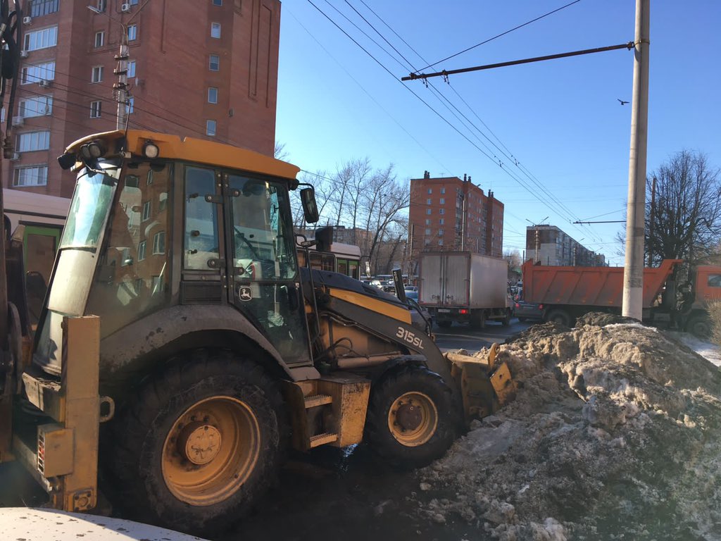 TU_Proletarsky's tweet photo. @Tularegion71 Вывоз снега ул.Ложевая https://t.co/P11vPHbvJs