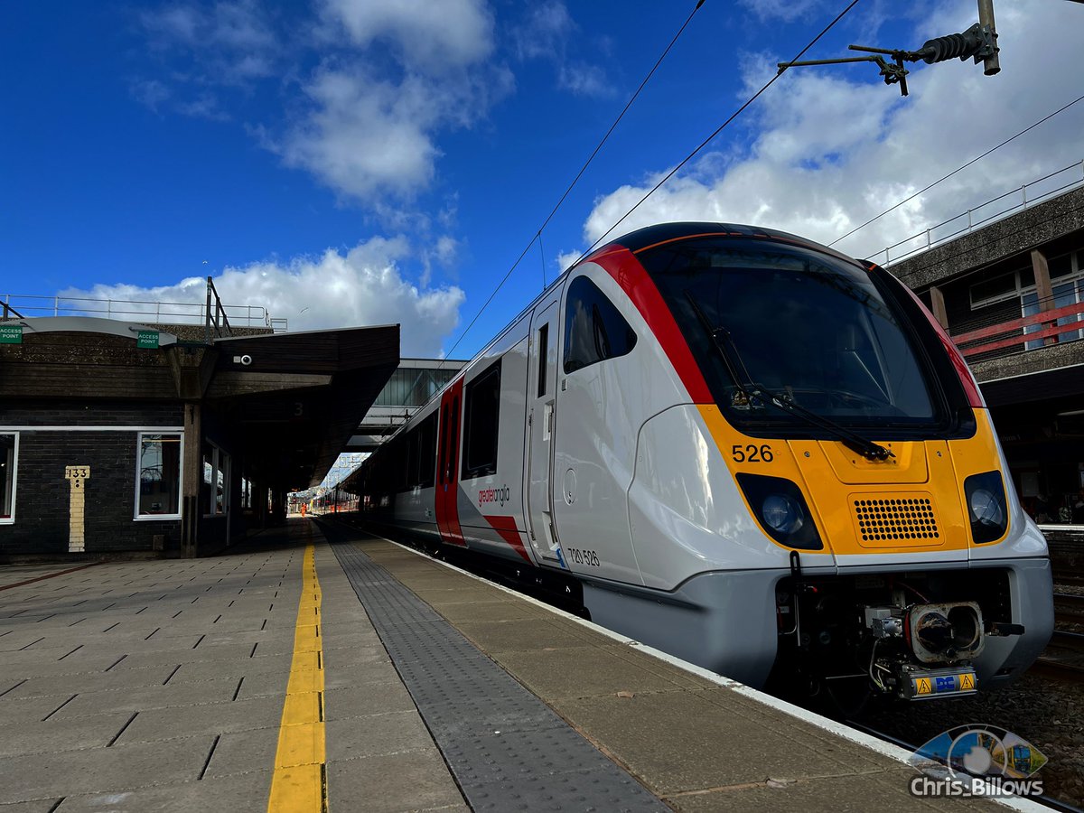 chris_billows's tweet image. New train on the block #Class720 526 @greateranglia looking very smart at Stafford