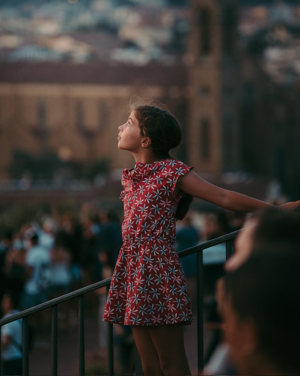 serenafreak1's tweet photo. In dark times we must dream with open eyes.

#streetphotography #streetphoto #photooftheday https://t.co/vxboPOVXCw