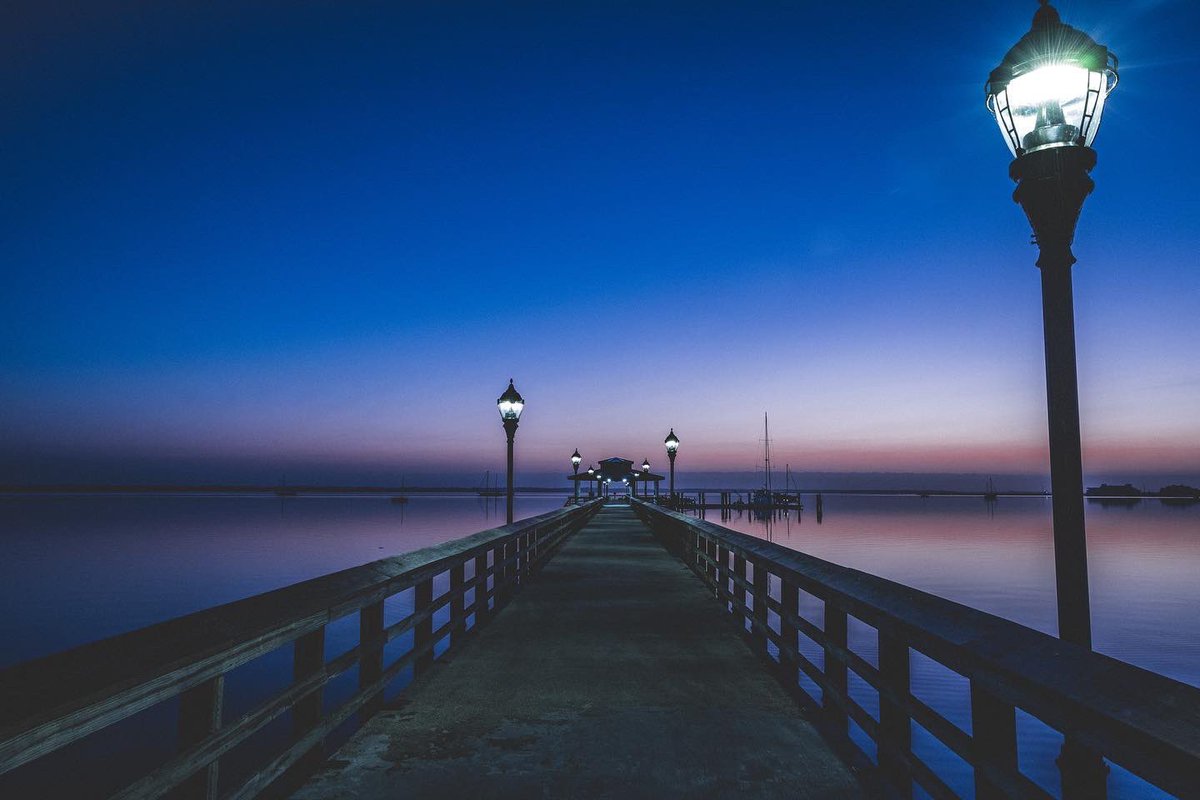 It’s definitely you, and not me! #moonphotos #boardwalk #sunrise