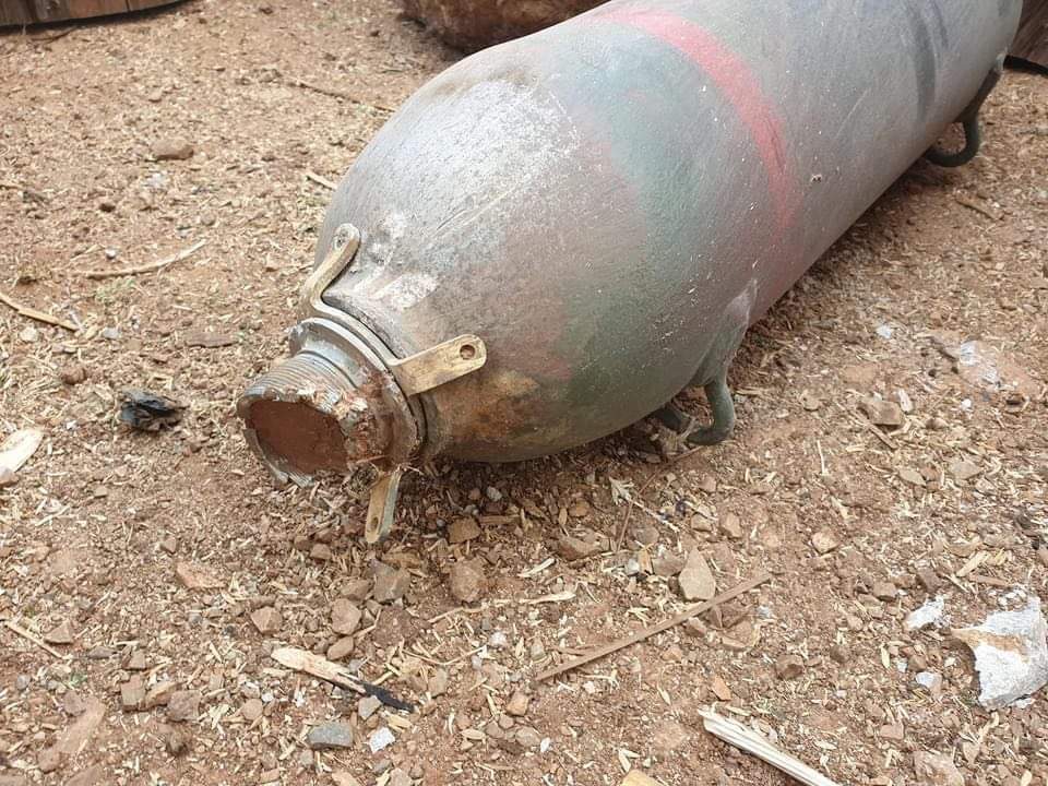 TheChindwin's tweet photo. A massive bomb dropped by Myanmar military junta’s Air Force yesterday in Nanmekhon located between #Demoso and #Loikaw is left unexploded. 

Karenni Nationalities Defense Force is urging its people to flee the area as the junta’s army has ramped up its offensive in the areas. https://t.co/PUjR4tnvZM