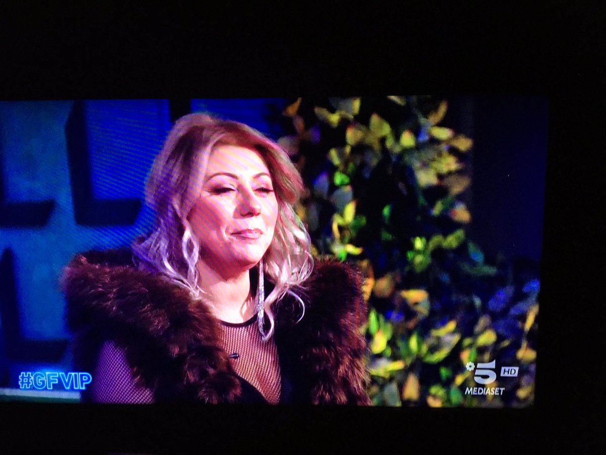 GiuliaCararro's tweet photo. La bellezza ❤️
#gfvip #teamDavide #davidesilvestri https://t.co/WKjk6MEYMt