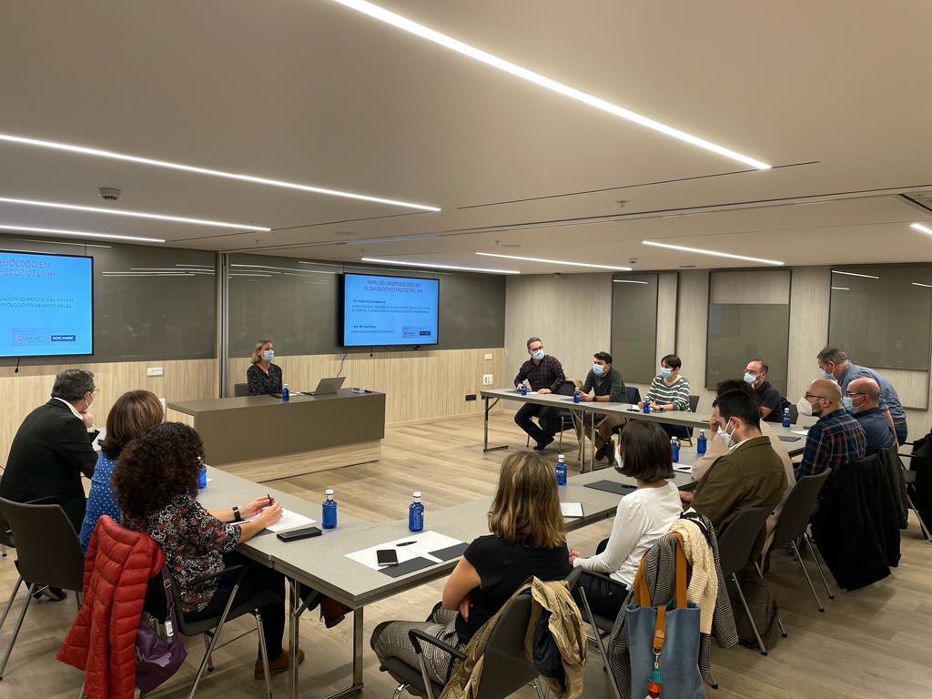 Impulsando el papel del microbiólogo en el diagnóstico del VIH <a href="/MaraJosPENA2/">María José PENA</a> <a href="/fegarciagarcia/">Federico Garcia</a> <a href="/SEIMC_/">SEIMC</a>