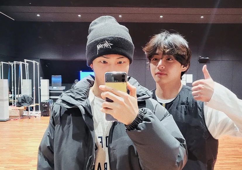 vminpinkie's tweet photo. this duo is so personal to me https://t.co/C456sxqjhy