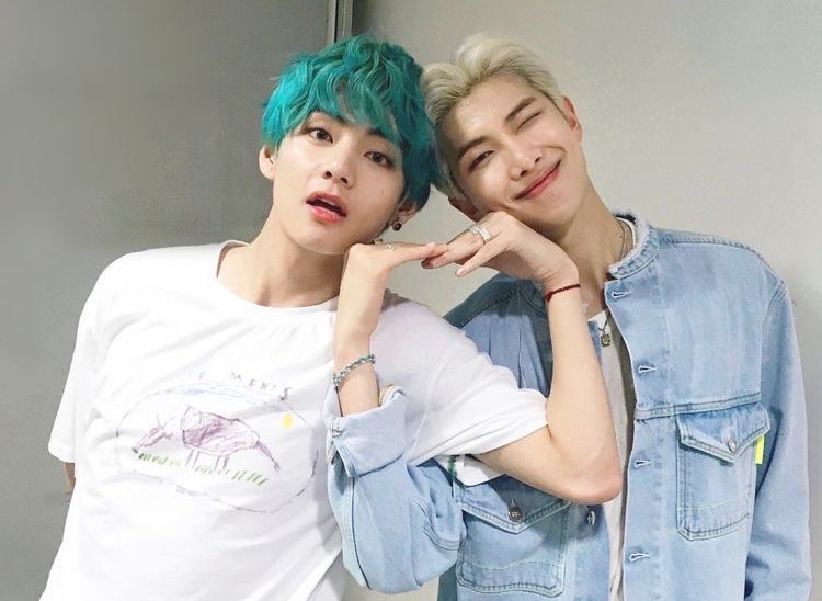 vminpinkie's tweet photo. this duo is so personal to me https://t.co/C456sxqjhy