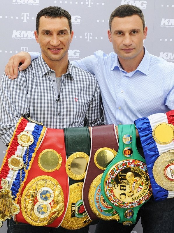 lewjohnstone8's tweet photo. Just let this fight happen, tag team winners take all. https://t.co/aGKMv7vCiw