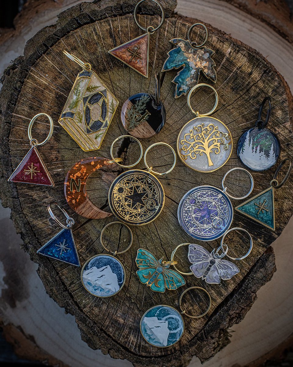 Exclusive Twitter payday sale for our #twitterdogcommunity #dogaccessories #paydaysale
Code Twitter15 for a 15% discount on the Alchemist and Core Collection at doggessart.com ✨