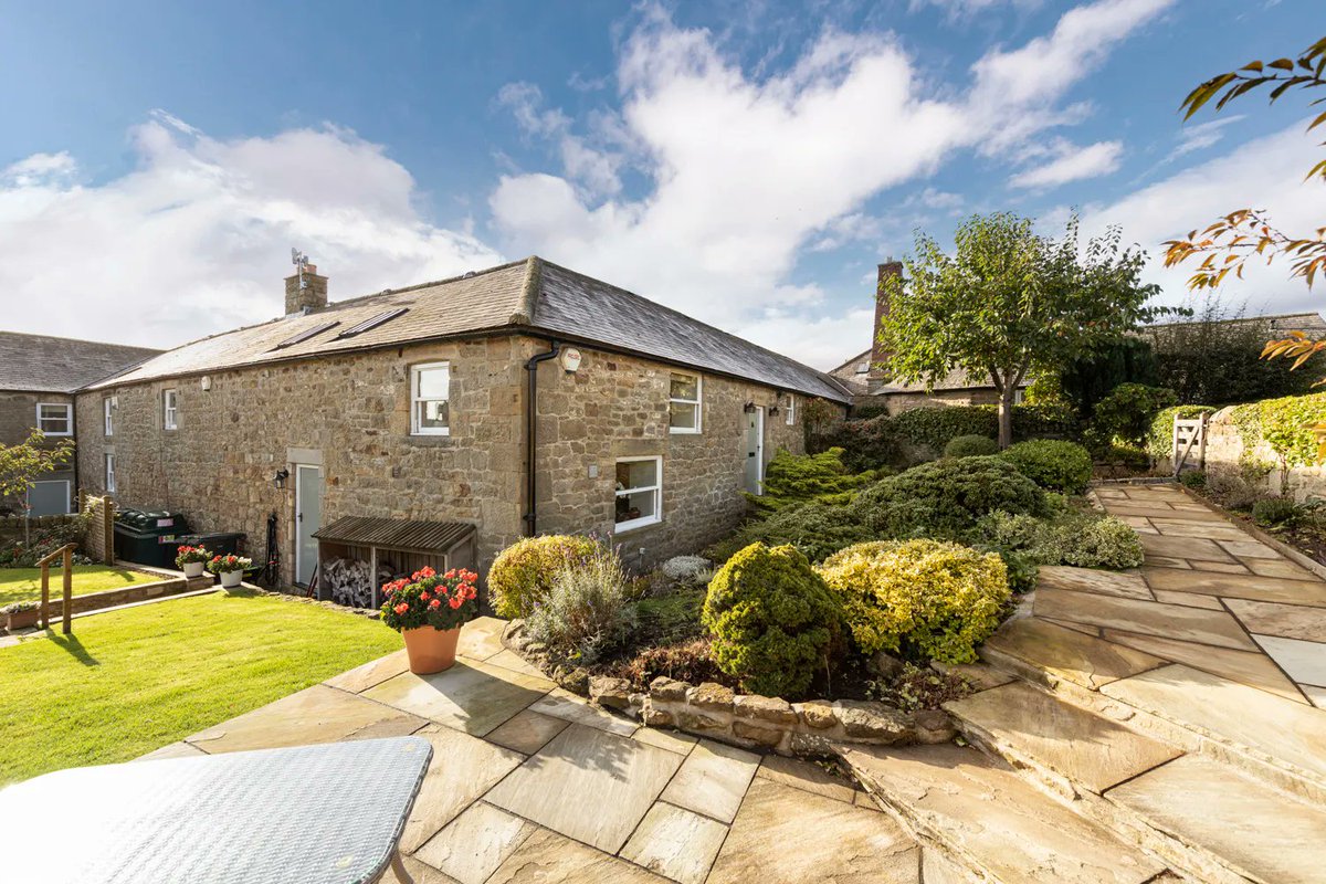 FinestProps's tweet photo. The Stables, Town Farm, Newton, Northumberland
An appealing and characterful barn conversion in a hugely desirable location. Find out more >> https://t.co/ypNSN6ugbo Guide Price Offers over £525,000 https://t.co/cIObcY8Em1