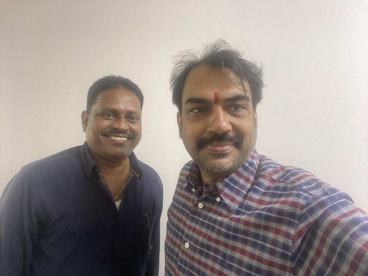 idhayasj's tweet photo. சாணக்யா சேனலுக்கு பேட்டி கொடுத்த பின், நண்பர் பாண்டேயுடன் ஒரு சந்திப்பு. முக்கால் மணி நேரம் போனதே தெரியாமல் மனம் விட்டு சிரித்து பேசிக் கொண்டிருந்தோம். 😍 https://t.co/8E4t8zNaHC