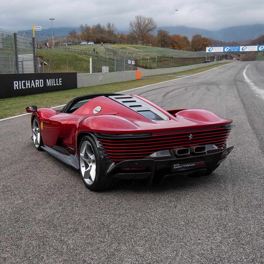 FerrariZA's tweet photo. The #FerrariDaytonaSP3 brings Formula 1 sensations to the track. The model joins the ‘Icona’ series and pays homage to the mid-rear-engined Ferrari V12 sports prototypes that earned the marque its unparalleled motor sport status. #Ferrari #FerrariIcona https://t.co/kZEU0ittNO