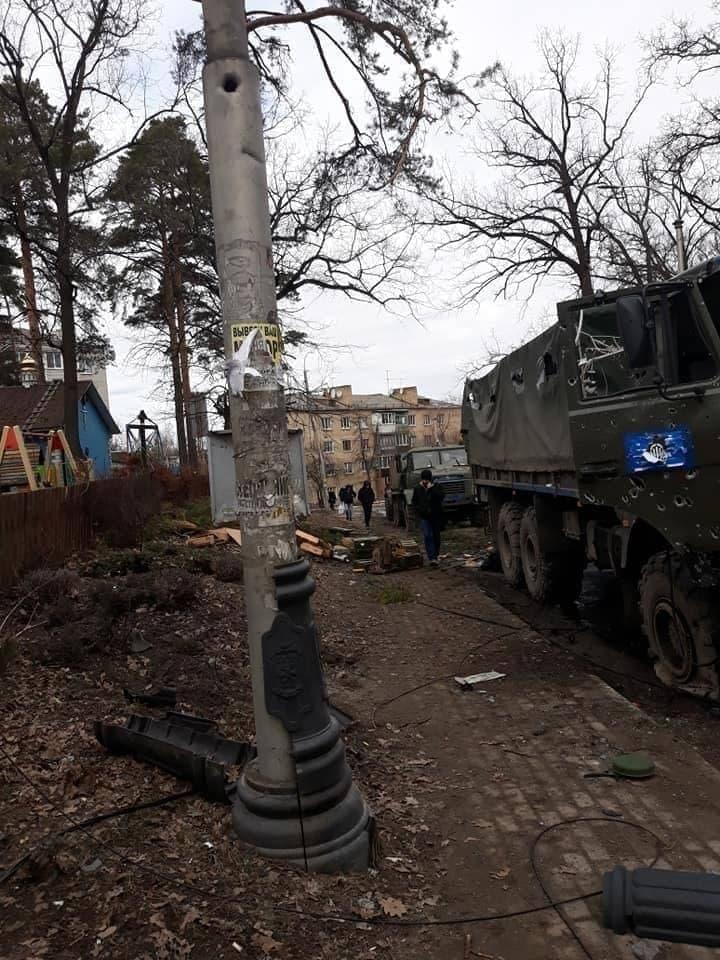 Разбитая колонна ВСУ рядом с аэродромом Гостомель
