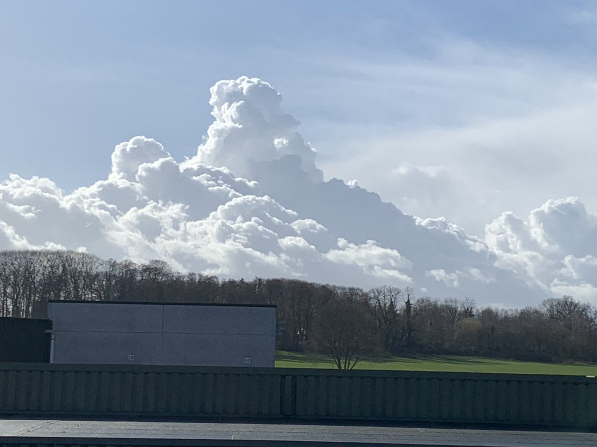 14u10, Bree
#vrtweer #vrtnws <a href="/frankdeboosere/">Frank Deboosere</a> #aardrijkskundeles