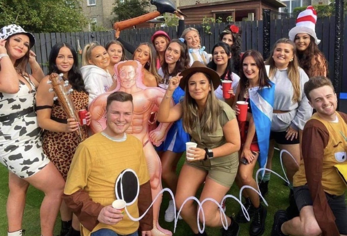 xjademacdonald's tweet photo. Happy 23rd birthday to my sis @andistott  have a wonderful day me &amp; isla love you sm and we will see you soon 💜 https://t.co/OKmfvbp3d8
