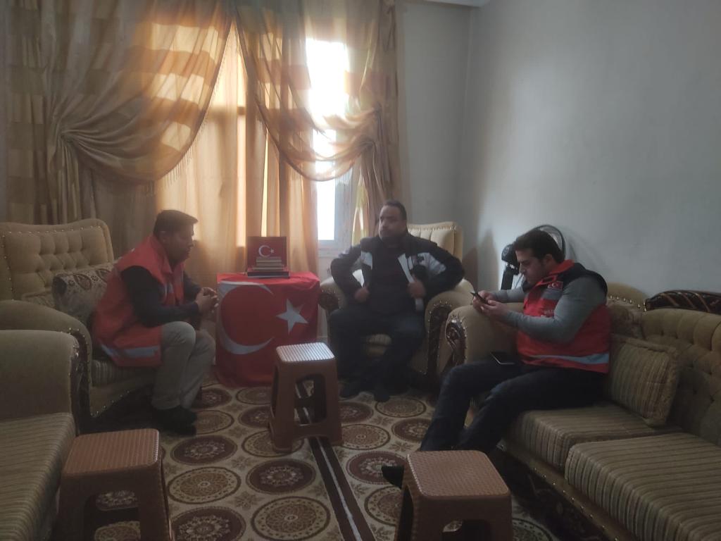 AkcakaleShm's tweet photo. Barış Pınarı Harekatında İlçemize düşen havan mermisiyle şehit olan Akçakale doğumlu Suriyeli ailenin çocuğu 10 aylık Muhammed Omar Şaar’ın ailesine ziyarette bulunarak ailemizin talep ve hayır dualarını aldık.
@deryayanikashb @ashb_sehitgazi @Abdullah_Erin47 @hasanbilici63 https://t.co/gneoiEo2Cq