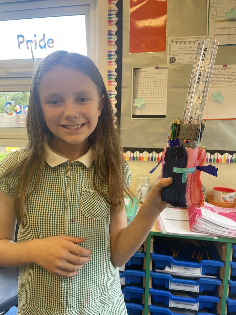 Y4Spa's tweet photo. The creative juices have been flowing across Year 4 this morning. As part of their DT last term, Year 4 researched, designed and then finally today  created their very own pencil pots! WOW! They all look AMAZING! 🖼 🎨 ✍️ @Y4Spa @SpaldingPriAcad @InfinityAcad https://t.co/a0ElZmYQRQ