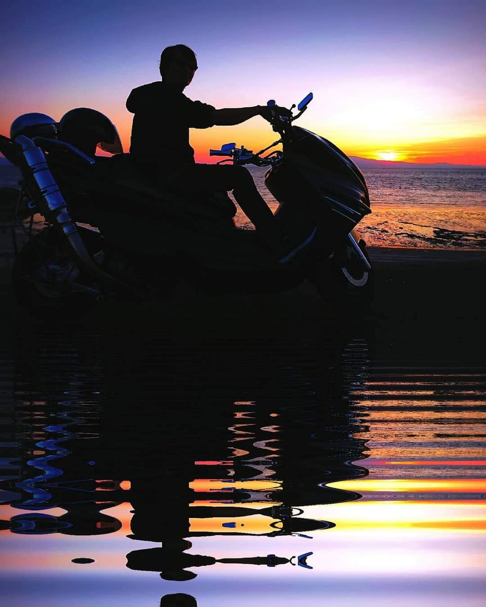 KSmiley1109's tweet photo. #バイク
#夕日
#ビッグスクーター https://t.co/Vxw0kUoCAL