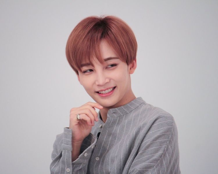 Джонхан севентин. Jeonghan. Севентин Сынкван. Юн джонхан. Seventeen Чжонхан.