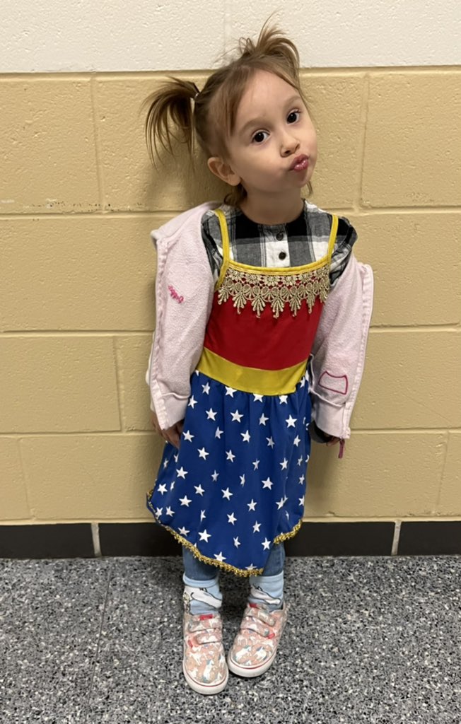 BrianneKalkman's tweet photo. When itโs Go Texan Day, but you march to the beat of your own drum. ๐คท๐ผโโ๏ธ @HumbleISD_ELC (Also, why is this her this go to pose for pictures?!) #threenager #3goingon23 https://t.co/B2Ln9fs80O