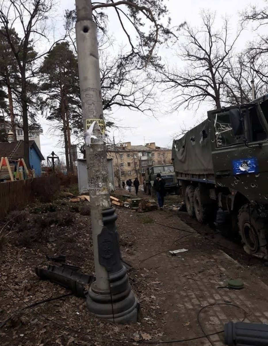 Уничтоженная техника всу 2022. Уничтоженная колонна всу 2022. Разгромленная российская колонна в буче. Какая колонна была разбита. Подбитая техника всу 2022.