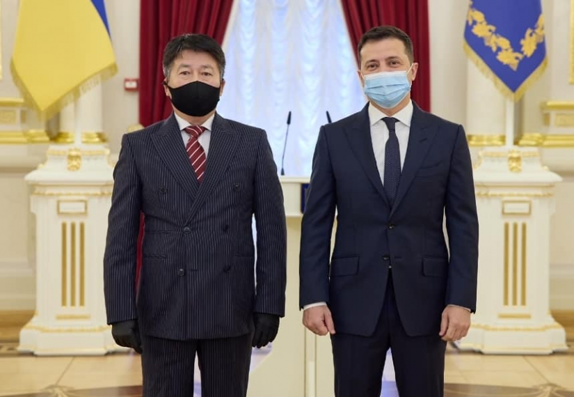 nadamnportal's tweet photo. Монгол хүүхдүүдийг метронд хаясан Бархасын Дорж гэж элчинг эргүүлэн татахыг шаардаж байна!!! https://t.co/36L60vDoy0