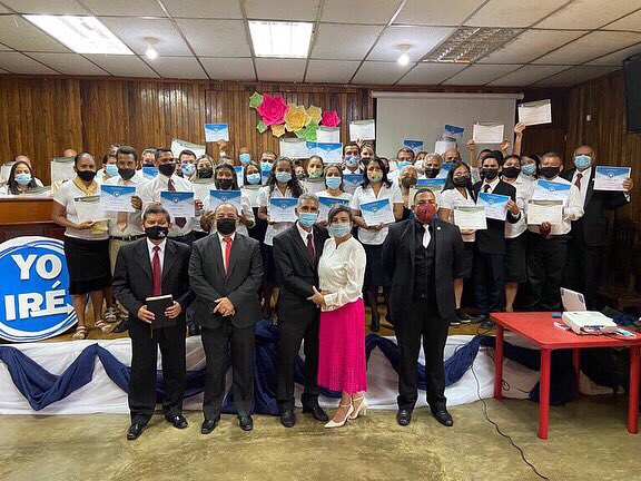 prleones's tweet photo. El 19 de febrero en el marco de Todo Anciano Involucrado se certificaron 100 ancianos y 61 esposas de ancianos para la Gloria de Dios.  #CumpliendolaMisión @uvoccidental https://t.co/LrMnQw3HE5