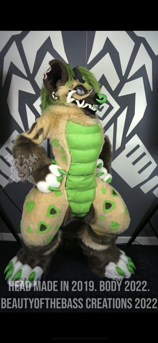 Happy fursuit friday from our rad beast ✨☢️