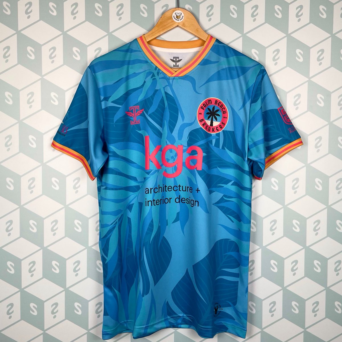 If Christian Eriksen makes his Premier League return for Brentford today, we'll giveaway a surpriseshirts.co.uk Mystery Box! ❤️⚽️🇩🇰

👇 How to enter 
♻️ Retweet
✅ Follow us

That's it! So great to see him back 😁