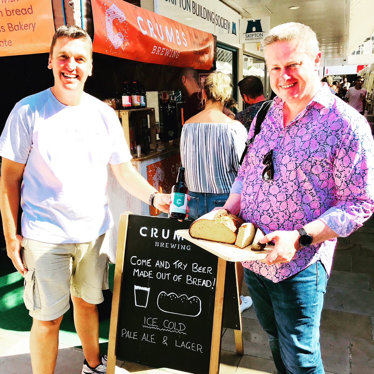 CrumbsBrewing's tweet photo. Flashback- we love it when bakers get creative making bread with beer thatβs made from bread! Like this baker at @WokingFoodFest in 2018. Why not give it a go this #realbreadweek ? Tag us in any photos of your creations #realbread #breadbeer #breaddifferently #sourdough #rye https://t.co/ZErRXd9Y7C