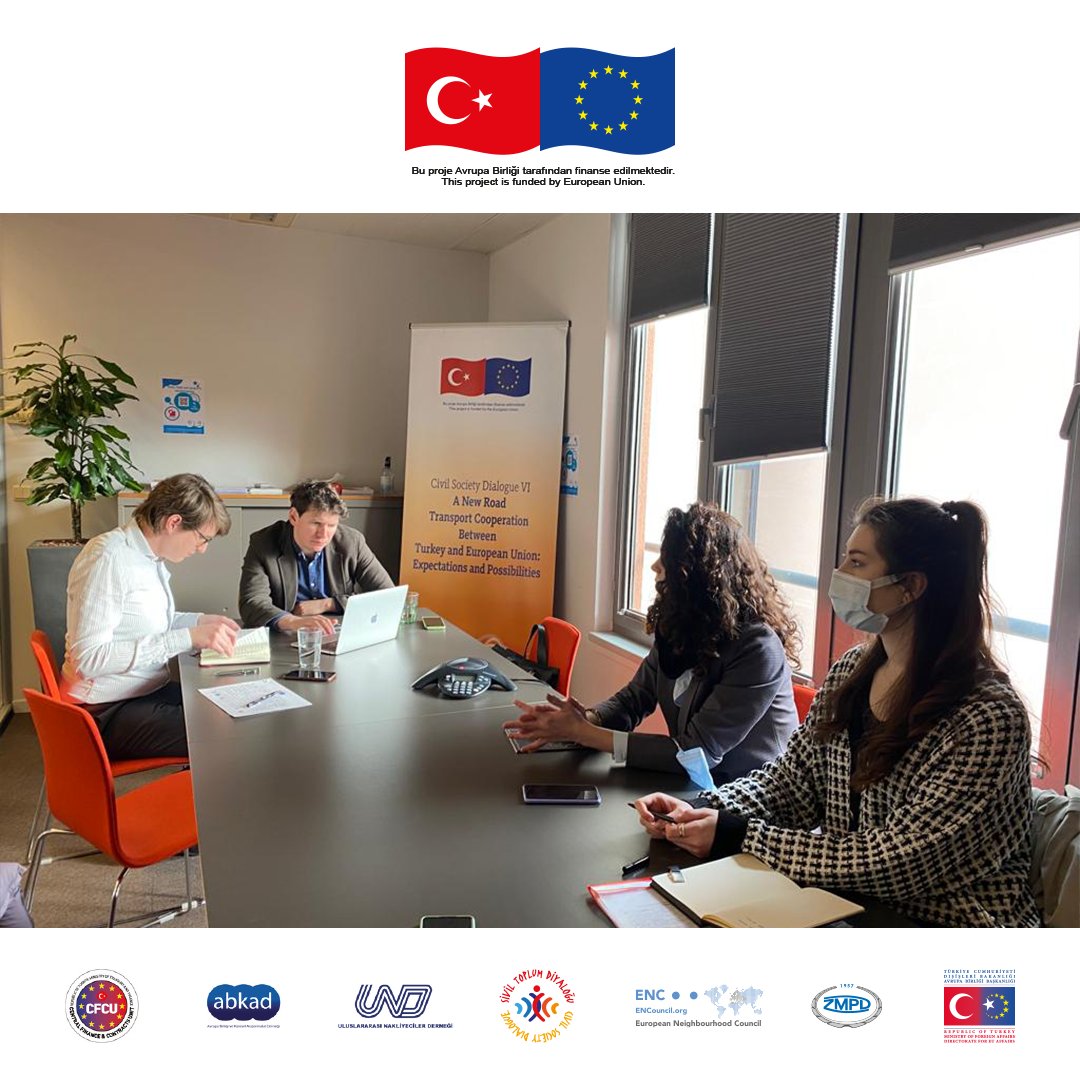 Ekonomik ilişkiler, Gümrük Birliği, ulaştırma alanında reformlar bağlamında Türkiye- AB ticareti konulu podcastimiz, ekonomi alanında önemli bir düşünce kuruluşu olan Bruegel’den davetli konuşmacı ekonomist ve araştırma görevlisi Niclas Poitiers ile hazırlanmıştır.