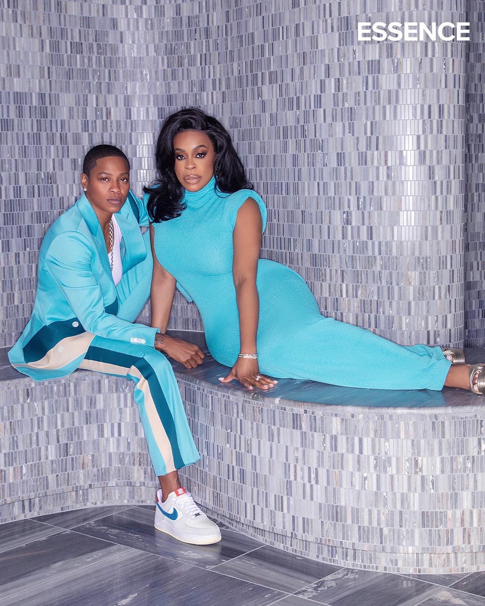 #NeicyNash and #JessicaBetts became the first LGBTQ+ couple to grace the cover of #EssenceMagazine!😍😍🏳️‍🌈🏳️‍🌈

In the issue, the two speak about their marriage and the fact that they believe they are soulmates! Black Women In Love? Inject it into our VEINS!😁😍🏳️‍🌈🏳️‍🌈