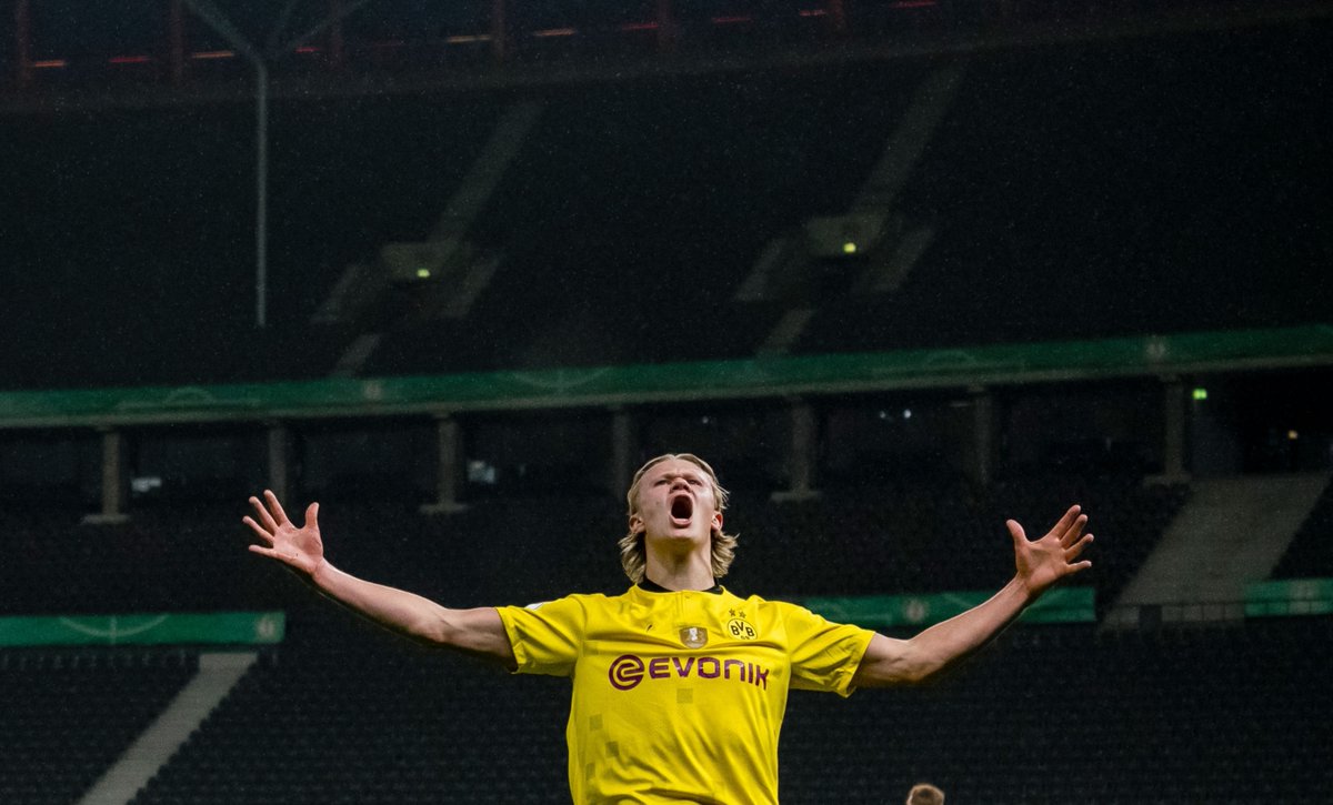 MadridXtra's tweet photo. 🚨🚨🥇| The Haaland case heats up. The striker and his entourage will decide in the coming weeks what his next destination will be. The option to stay in Dortmund is unlikely. @JorgeCPicon https://t.co/zNkFIC6rZg