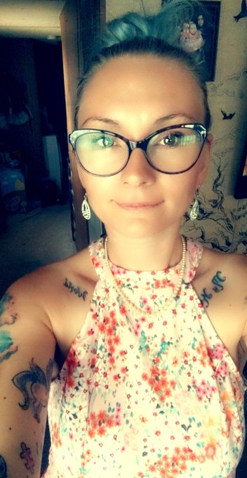 Hot Damn! Happy Friday! https://t.co/DfSgGaiAks