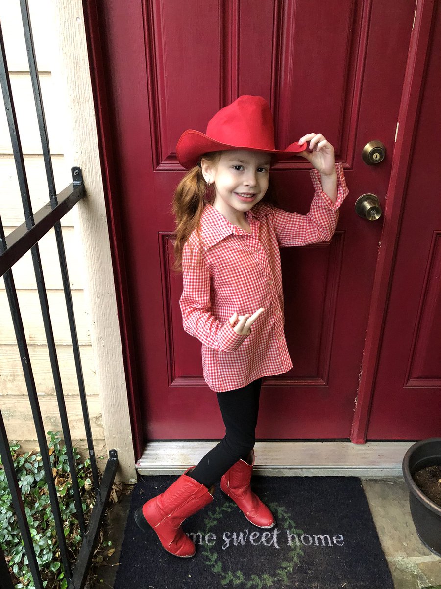 aprilsmithbrown's tweet photo. It’s Friday Y’all! Happy Texan Day! @ChancellorComet https://t.co/dEhpv8FZMK