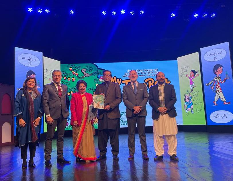 ClimateChangePK's tweet photo. Special Assistant to Prime Minister @aminattock launches #TreeBook at the Pakistan National Council of Arts on Feb 25, 2022. https://t.co/enoTZLY336