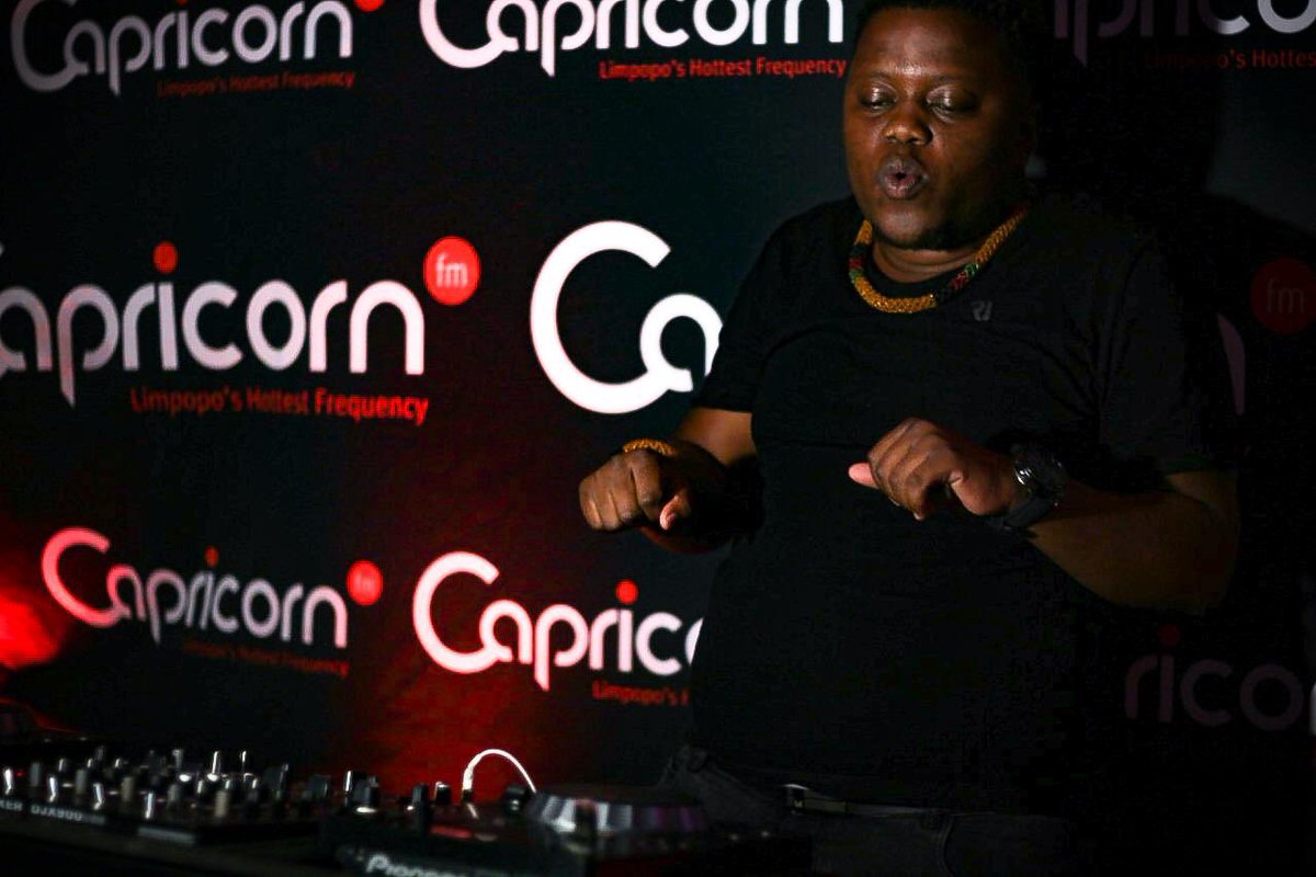 CapricornFM's tweet photo. NEXT | The party is on the #SaturdayPLUG, @vhuyiepedro is about to deliver the HEAT and ease you into the evening. https://t.co/Gtzm5du8Yf