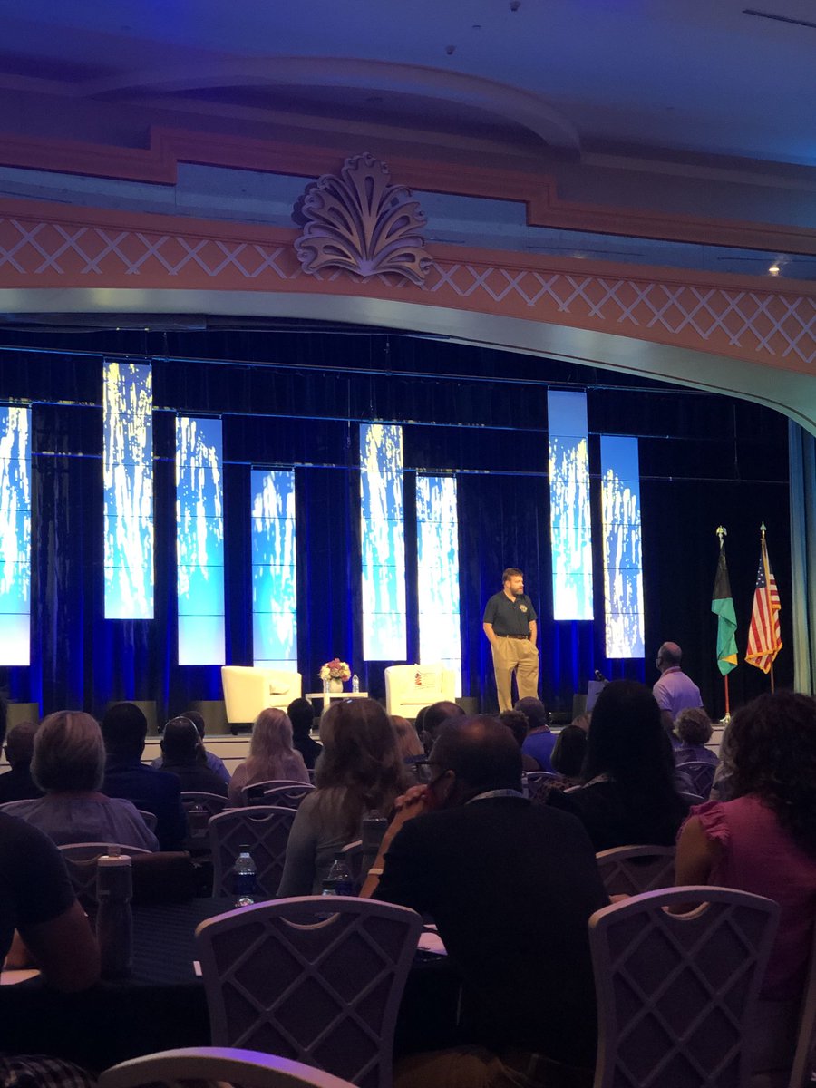 BillWeidacher's tweet image. Interesting remarks from ⁦@FrankLuntz⁩ at NAR Presidents Circle Meetings.