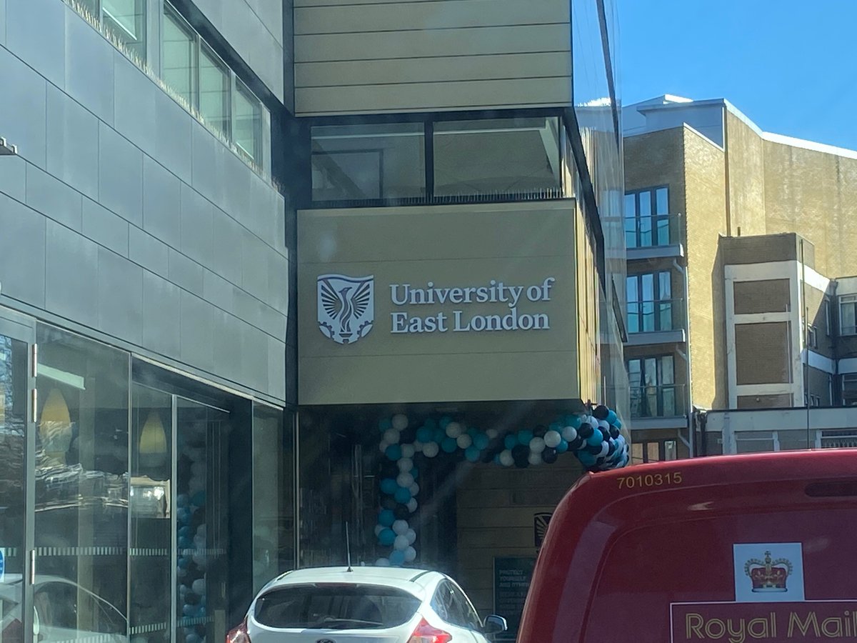 putterfingers's tweet photo. First of 3 crazy golf hire setups for the University of East London, who are holding 3 simultaneous events across campus. ⛳ Add some healthy competition to your next University ➡️ https://t.co/gP985AFvIz #crazygolfhire #minigolfhire #studentlife #UniversityofEastLondon #UEL https://t.co/nOMG7sOWnf
