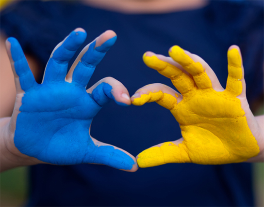 Sydän on Ukrainan puolella! MaRa tuomitsee Venäjän sotatoimet ja tukee Ukrainan lapsia ja perheitä Kirkon <a href="/Ulkomaanapu/">Kirkon Ulkomaanapu</a> hätäavun kautta. 💙💛#Ukraina #StandWithUkraine