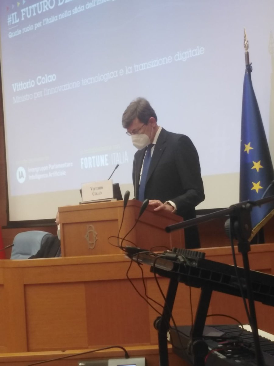 "Bisogna assumere giovani competenti e pagarli bene."

Vittorio Colao <a href="/vitt61/">Vittorio Colao</a> - Ministro per l'innovazione tecnologica e la transizione digitale