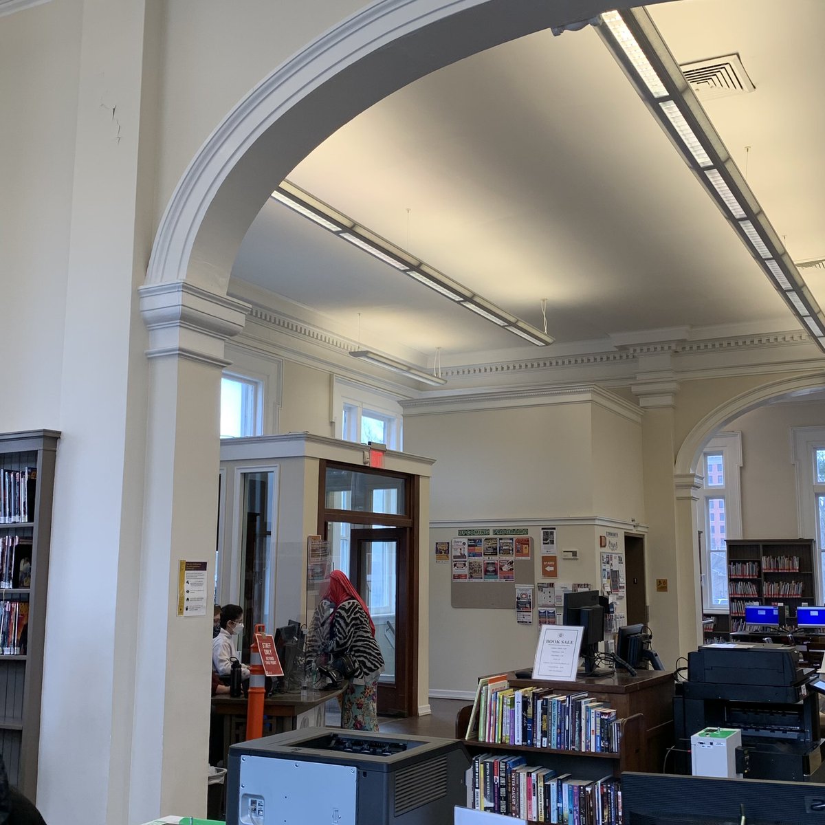 LayneLMS's tweet photo. Students in Ann Walsh’s classes had a great time learning the connections between @LFPL Western Branch &amp; @LouisvilleCHS. Thanks for having us.I look forward to strengthening our partnership. @JCPS_LMS https://t.co/9ViisAgv9u